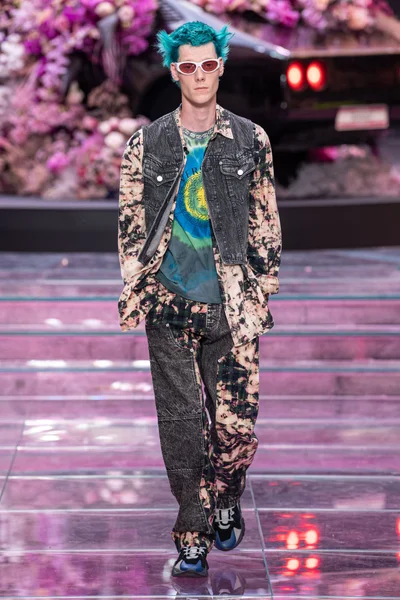Look 22
